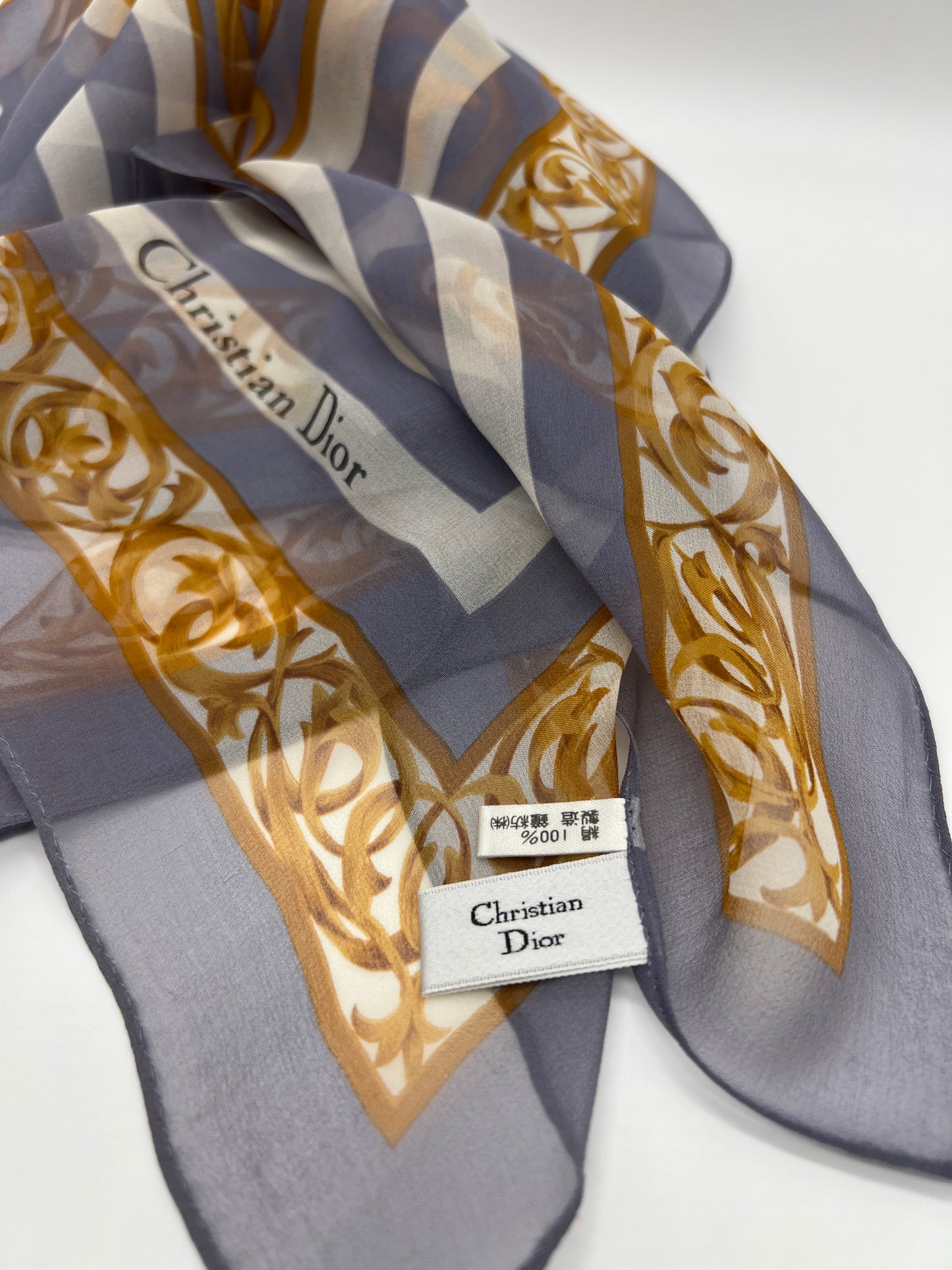CHRISTIAN DIOR