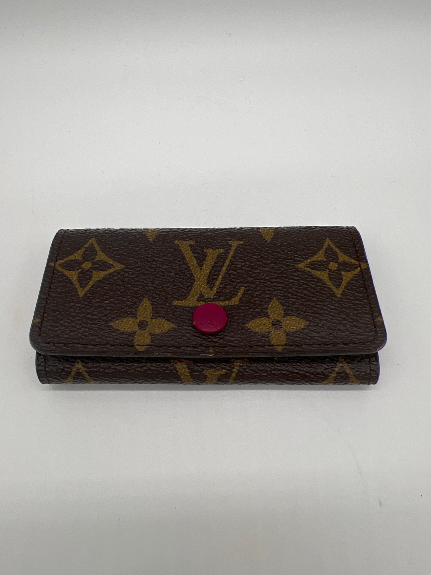 LOUIS VUITTON KEY CLES WITH FUCHSIA