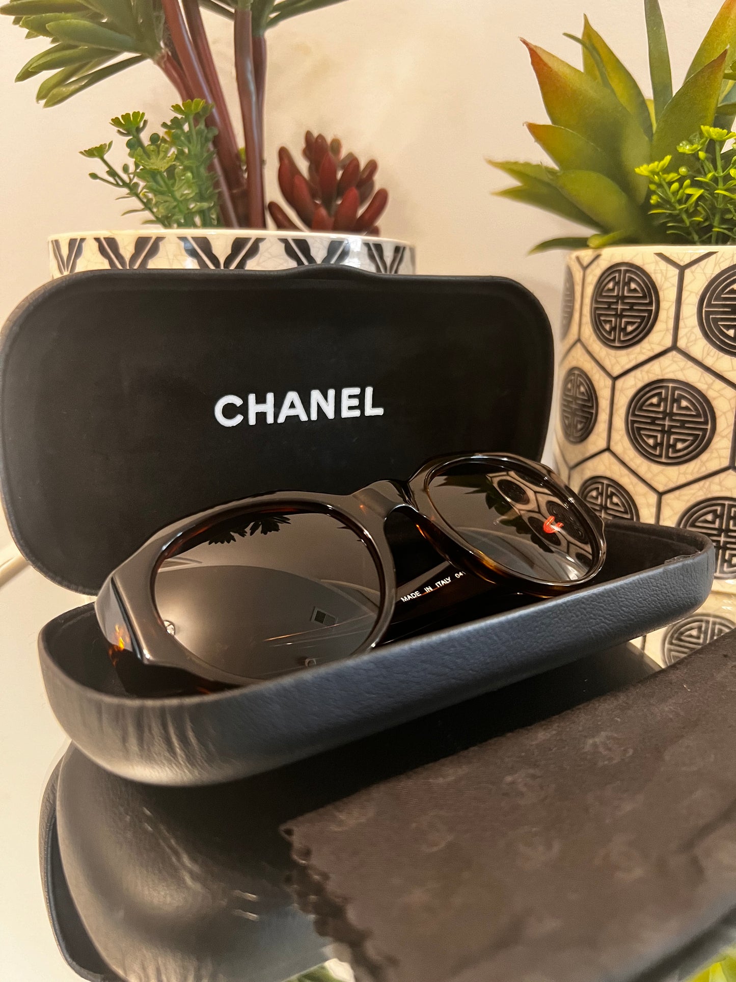 CHANEL VINTAGE TORTOISE SHELL SUNGLASSES