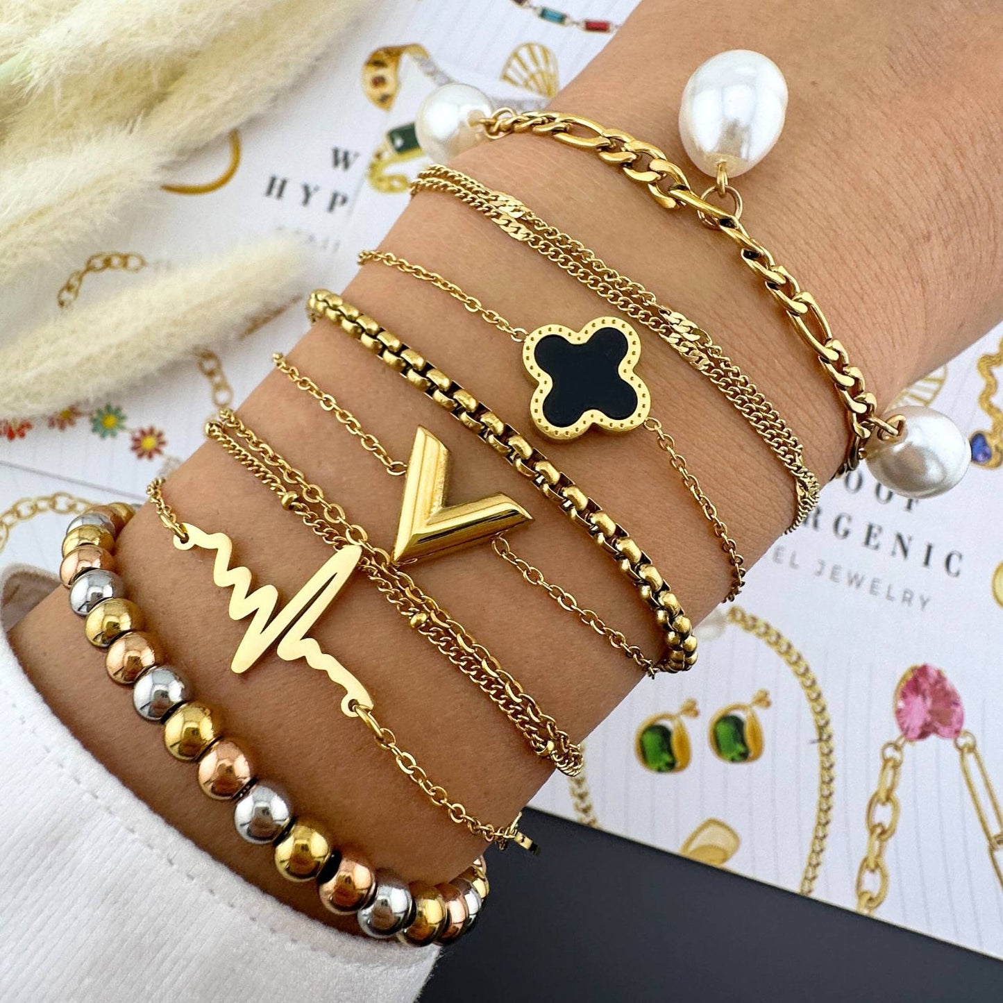 18K gold plated Stainless steel "Letter "V"" bracelet, Intensity